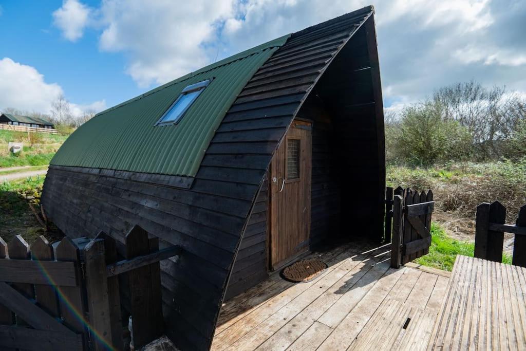Robin Nest - Cosy Shepherd'S Hut Hideaway Callington エクステリア 写真